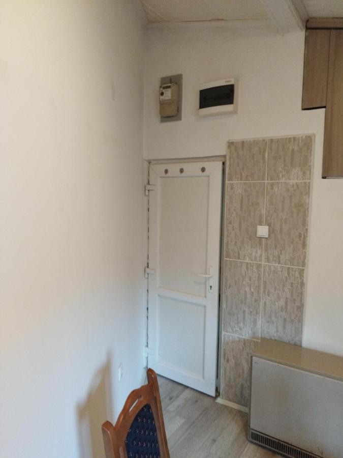 Small Apartment Private Bathroom Strong Wi-Fi Beograd Eksteriør bilde